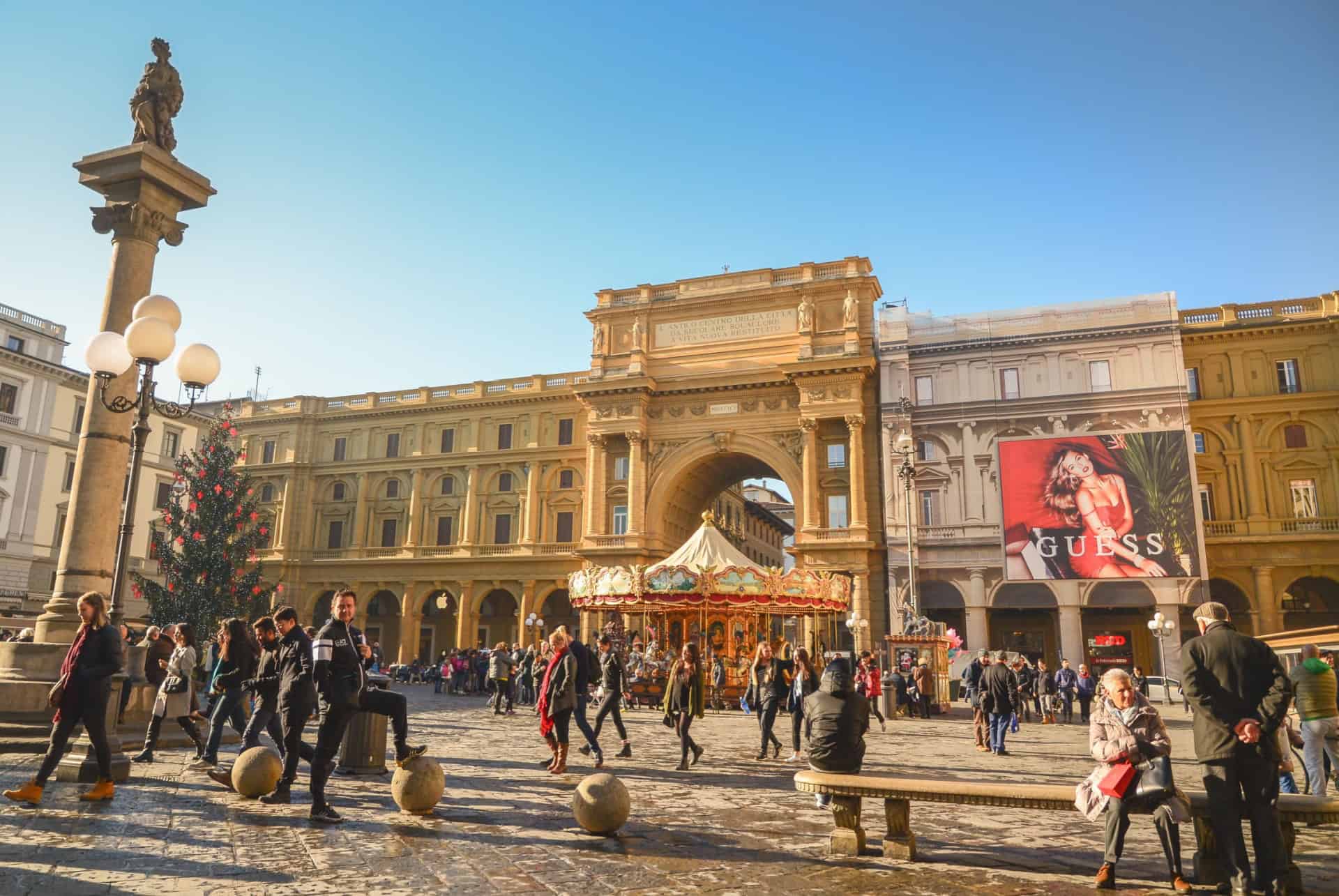 place de la republique florence decembre