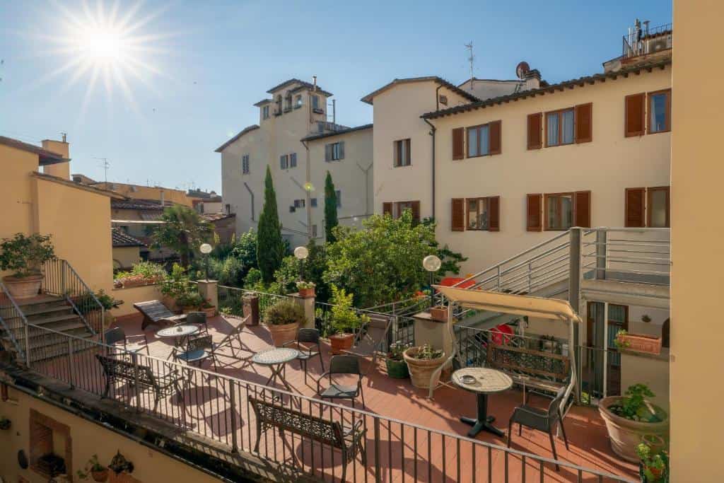 hostel archi rossi