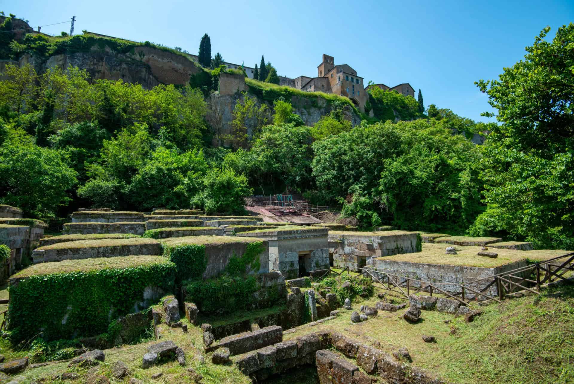 necropole crocifisso del tufo orvieto