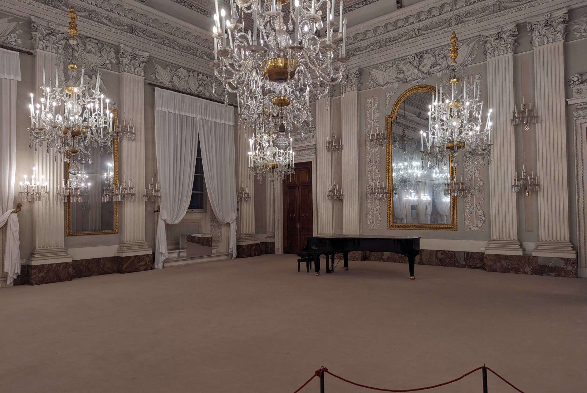 salle de bal palazzo pitti